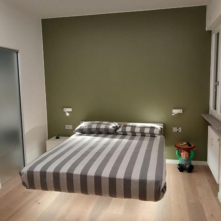 Monolocale Cairoli 18 Apartment ฟิโอเร็นซัวลา ดาร์ดา ภายนอก รูปภาพ