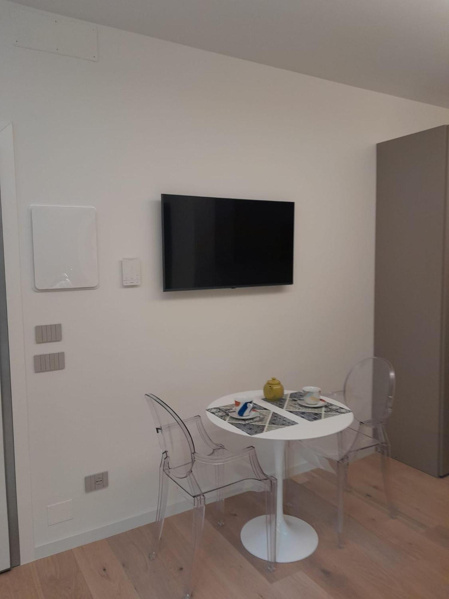 Monolocale Cairoli 18 Apartment ฟิโอเร็นซัวลา ดาร์ดา ภายนอก รูปภาพ